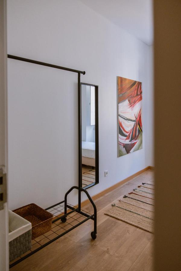 The Lx Hill Hostel Lisbon Exterior photo