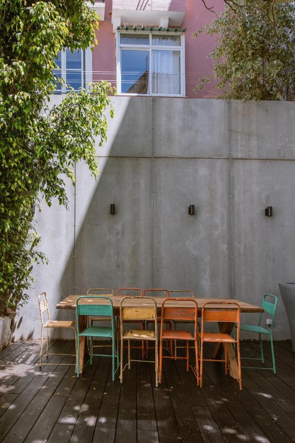 The Lx Hill Hostel Lisbon Exterior photo