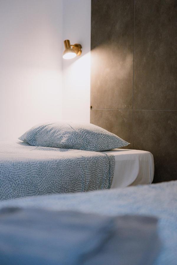 The Lx Hill Hostel Lisbon Exterior photo