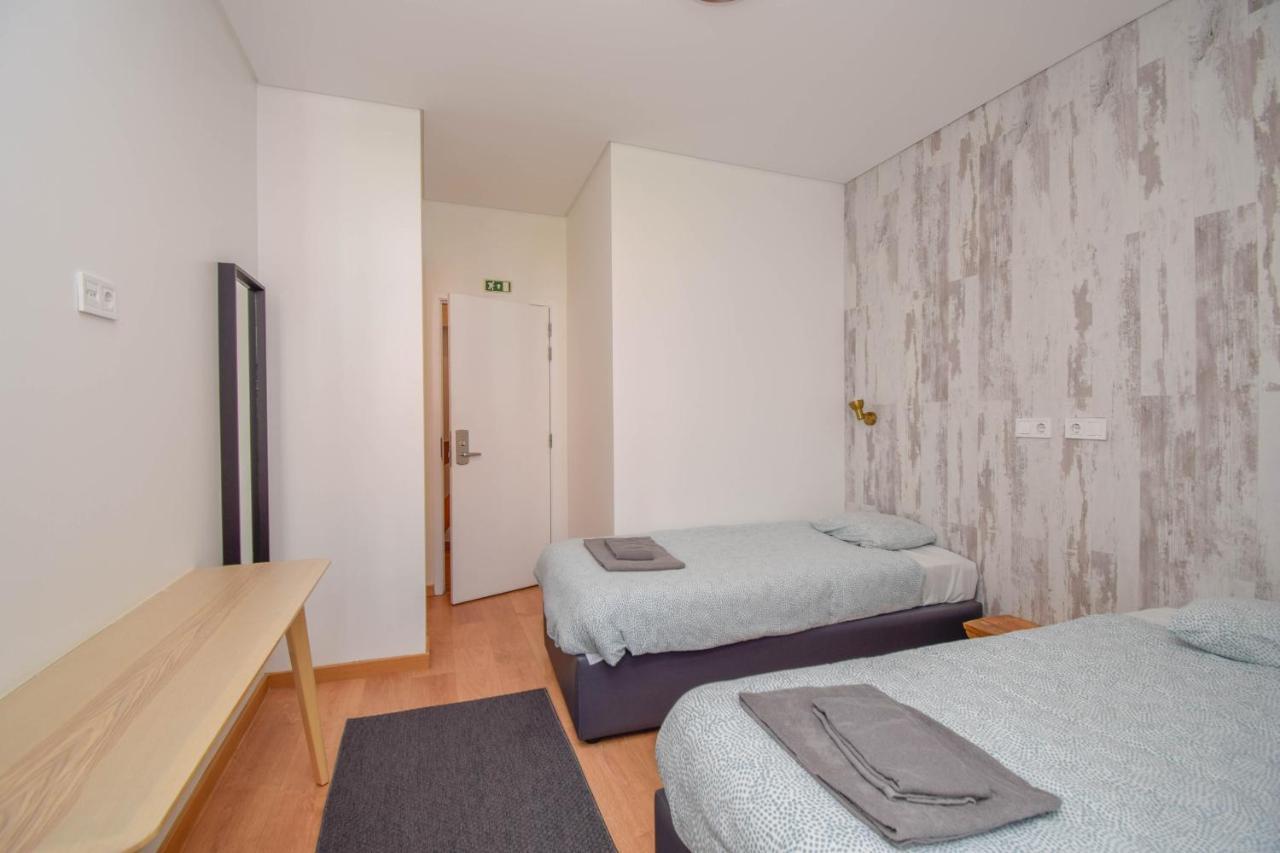 The Lx Hill Hostel Lisbon Exterior photo